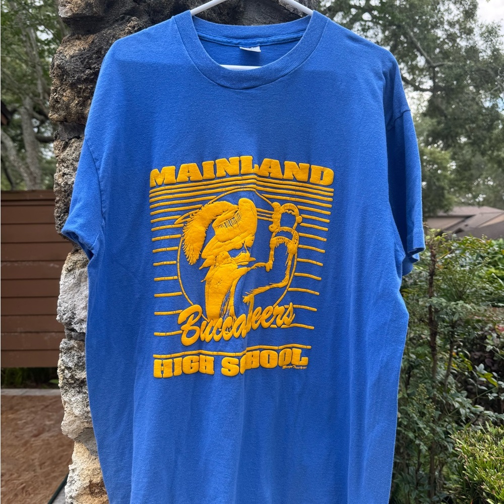 Vintage 90’s Fruit of the Loom Mainland High Buccaneers XL tee Daytona Beach FL